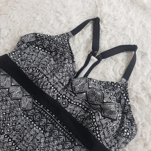 Kona Sol black Aztec and Geometric Swimsuit top - Picture 3 of 8